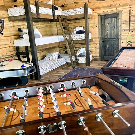 New Cabin W Hot Tub + Views Sleeps 12 브로큰보우 외부 사진