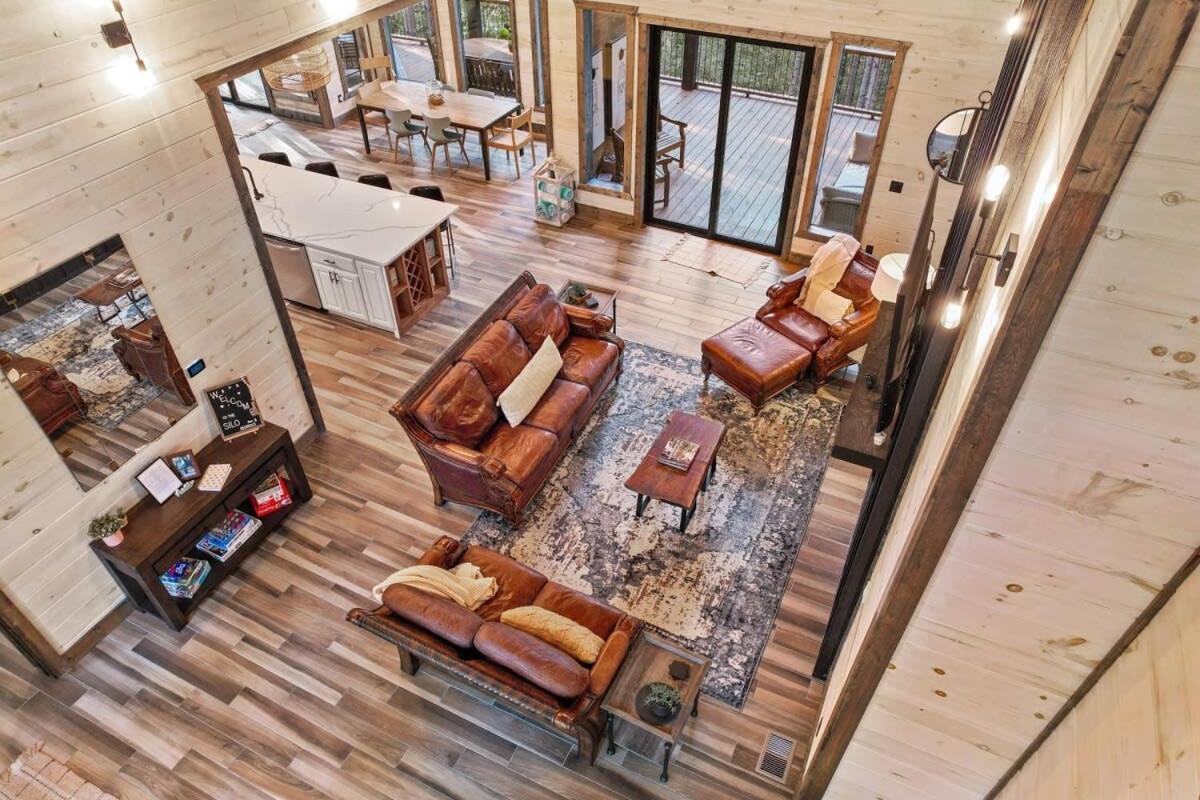 New Cabin W Hot Tub + Views Sleeps 12 브로큰보우 외부 사진