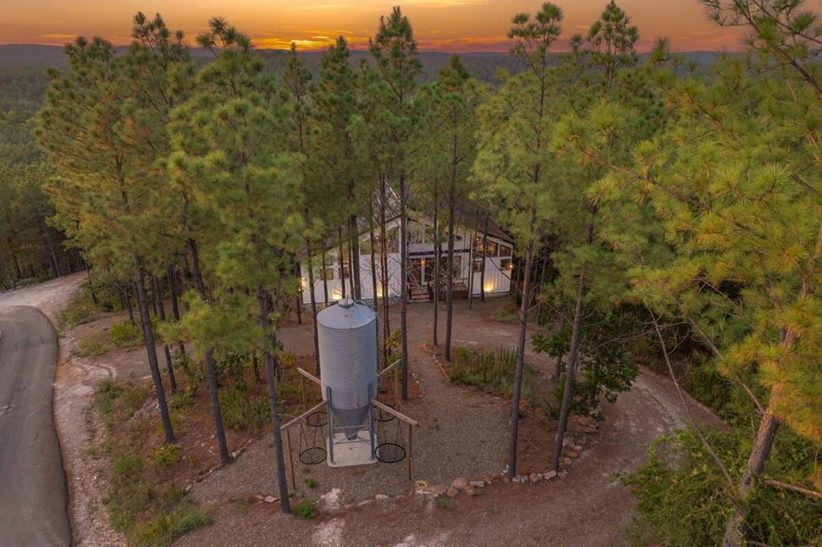 New Cabin W Hot Tub + Views Sleeps 12 브로큰보우 외부 사진