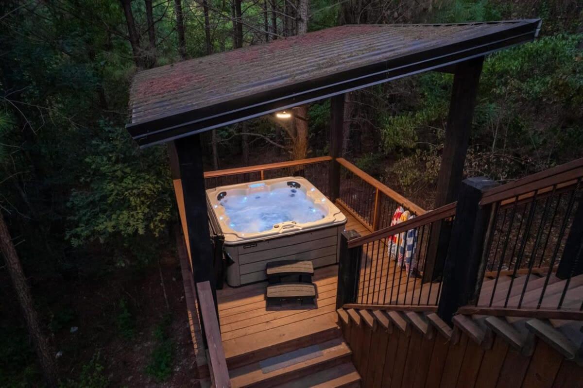 New Cabin W Hot Tub + Views Sleeps 12 브로큰보우 외부 사진