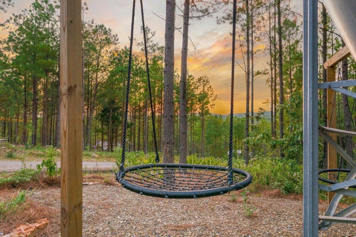 New Cabin W Hot Tub + Views Sleeps 12 브로큰보우 외부 사진