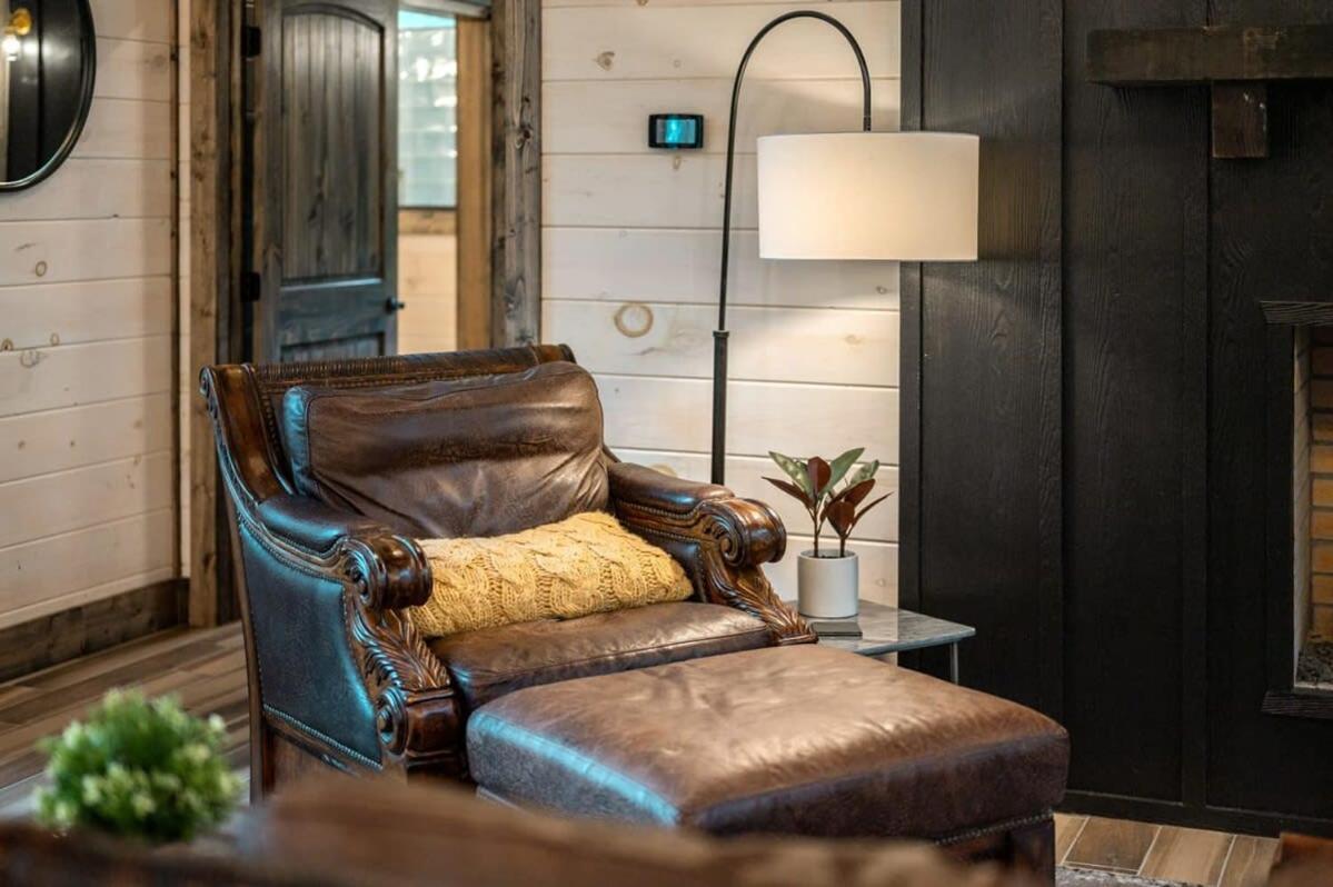 New Cabin W Hot Tub + Views Sleeps 12 브로큰보우 외부 사진