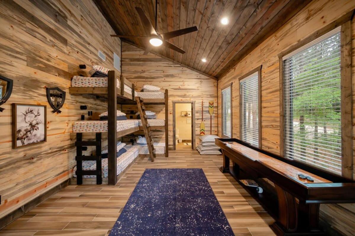 New Cabin W Hot Tub + Views Sleeps 12 브로큰보우 외부 사진