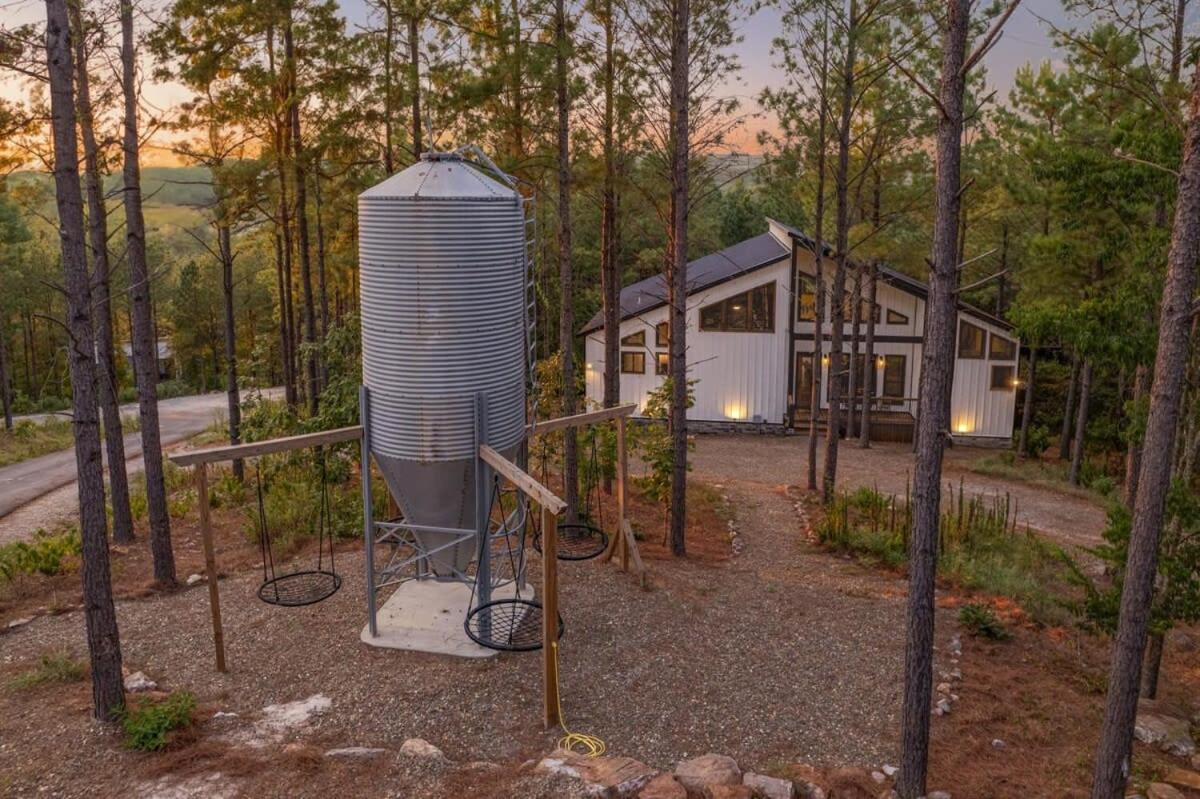 New Cabin W Hot Tub + Views Sleeps 12 브로큰보우 외부 사진