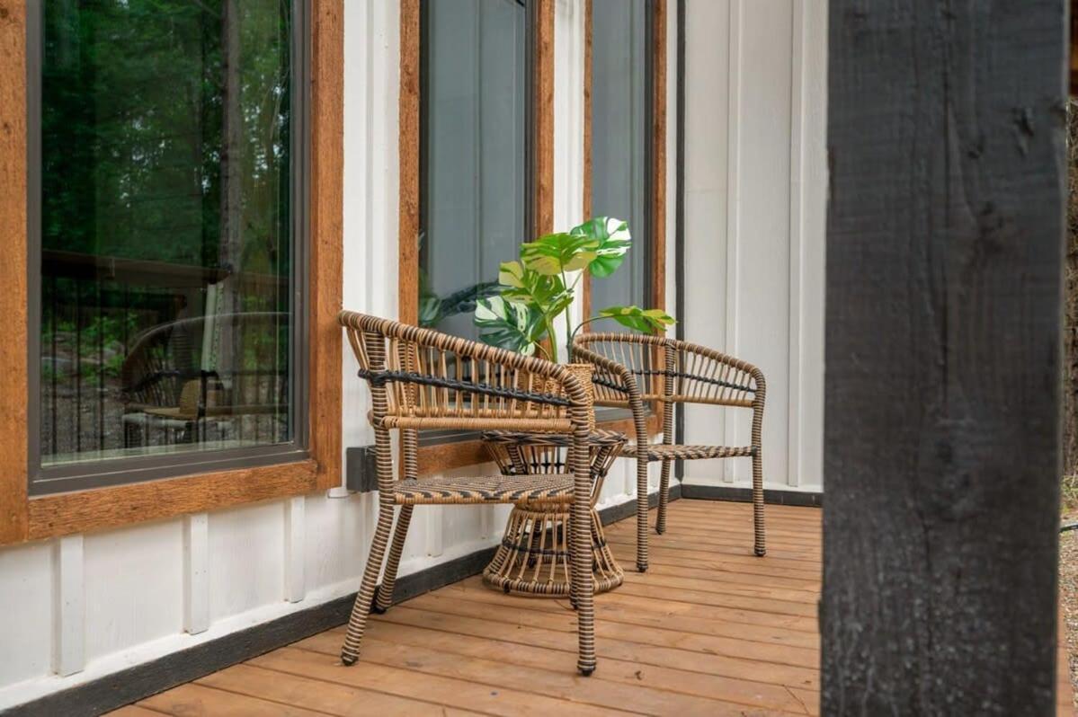 New Cabin W Hot Tub + Views Sleeps 12 브로큰보우 외부 사진