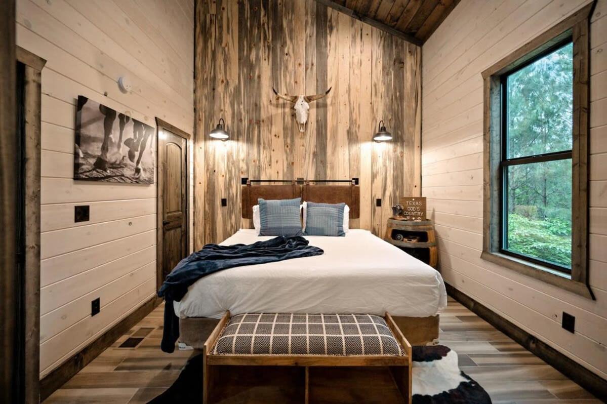 New Cabin W Hot Tub + Views Sleeps 12 브로큰보우 외부 사진