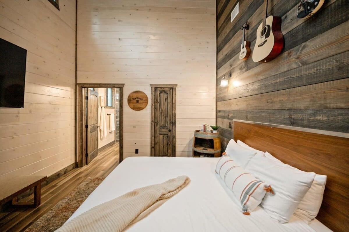 New Cabin W Hot Tub + Views Sleeps 12 브로큰보우 외부 사진