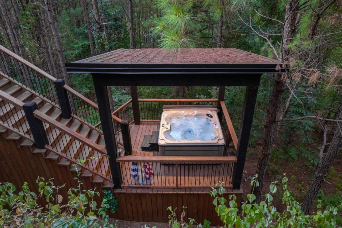 New Cabin W Hot Tub + Views Sleeps 12 브로큰보우 외부 사진