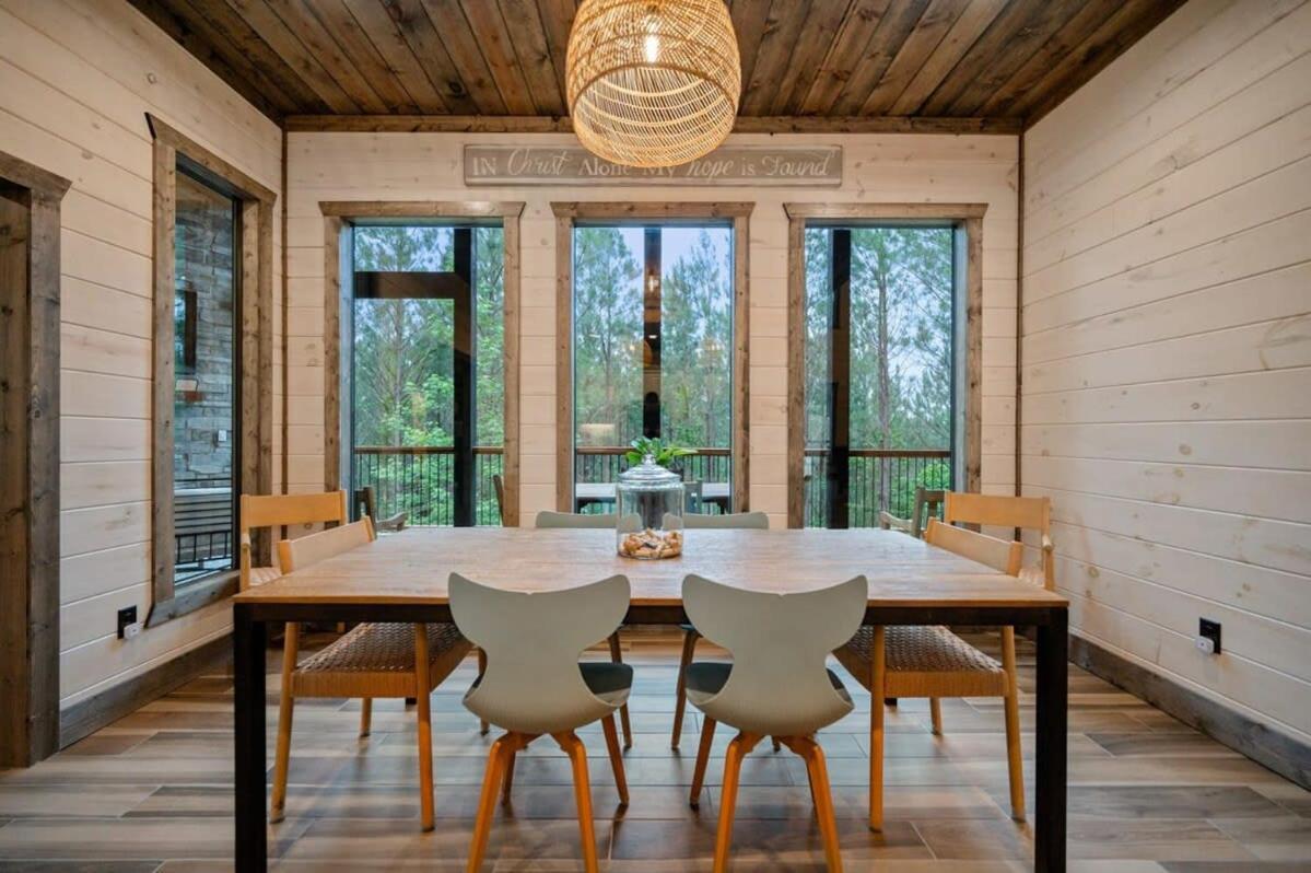 New Cabin W Hot Tub + Views Sleeps 12 브로큰보우 외부 사진