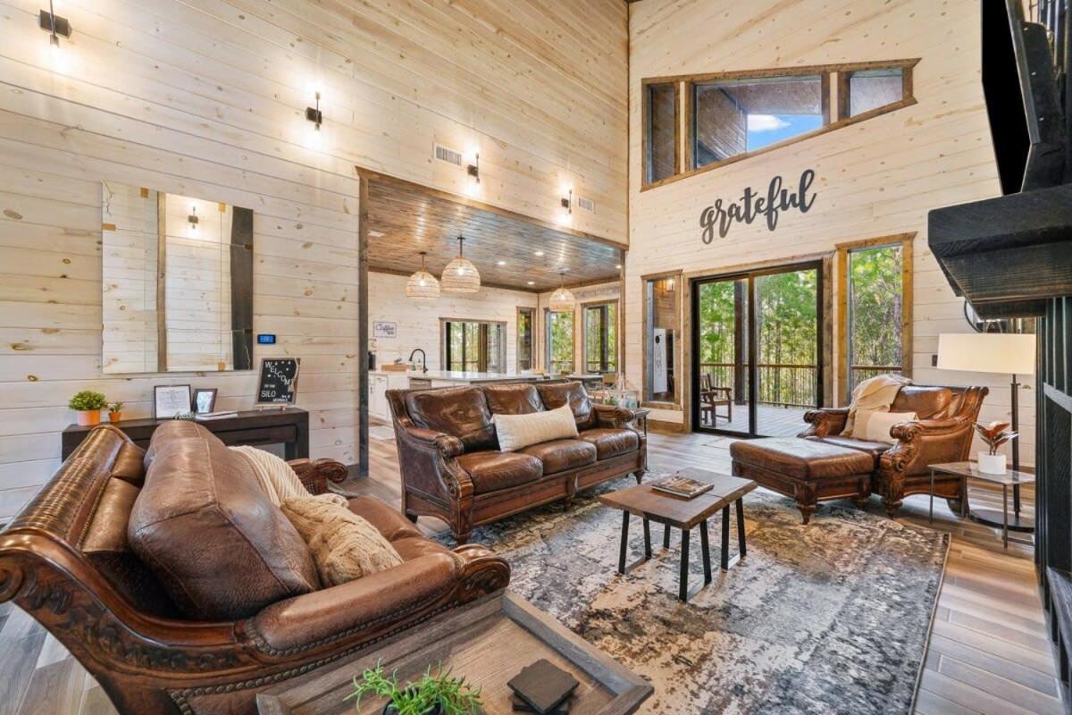 New Cabin W Hot Tub + Views Sleeps 12 브로큰보우 외부 사진