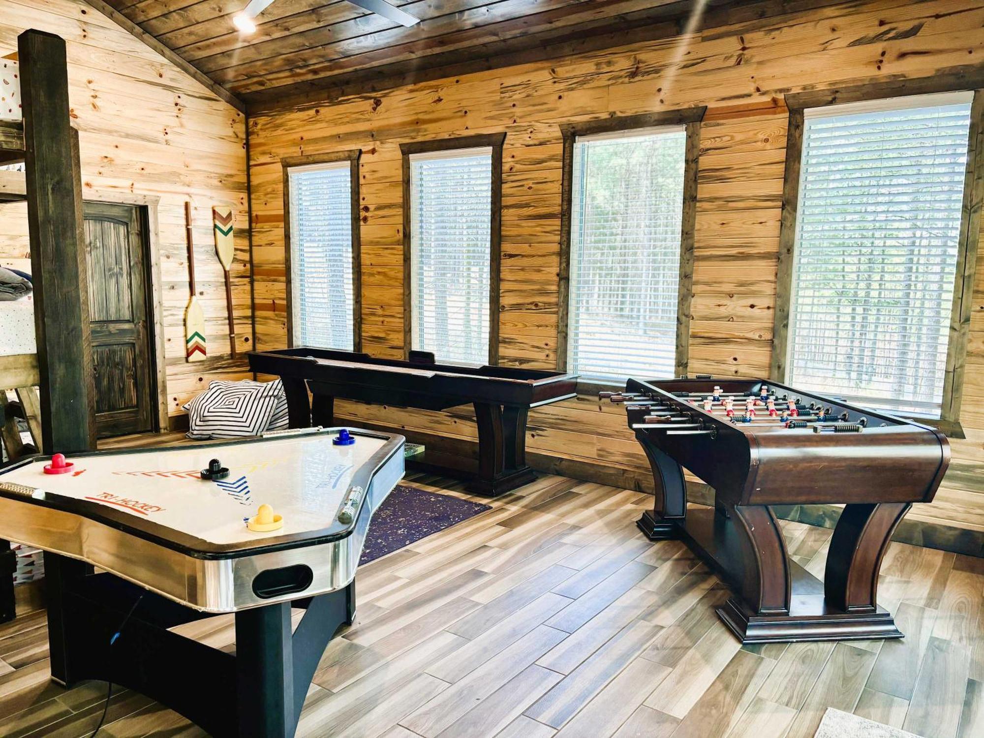 New Cabin W Hot Tub + Views Sleeps 12 브로큰보우 외부 사진